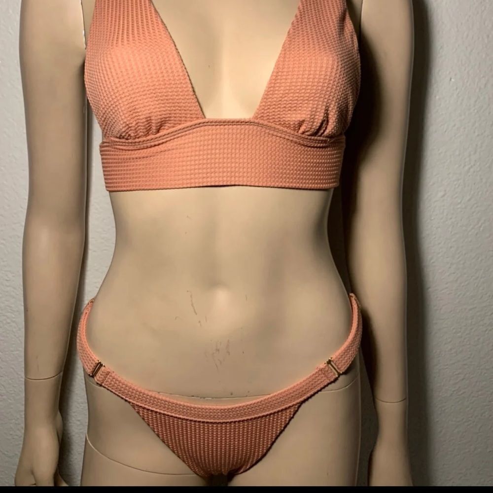 Beach bunny bikini set!!